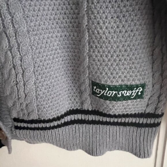 Taylor Swift dupe Grey Holiday Collection cardigan - Picture 2 of 4